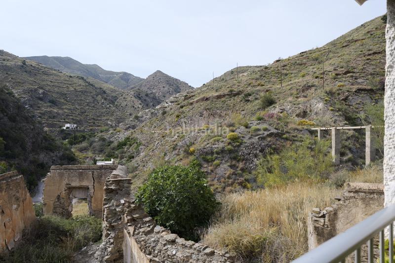 Foto a533b34b-1a92-42b6-a060-0778459810a7. Xalet amb xemeneia a Adra