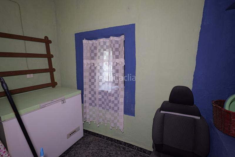 Foto ae8a13af-6d8b-43c2-b3ca-cf172193fc34. Xalet amb xemeneia a Adra