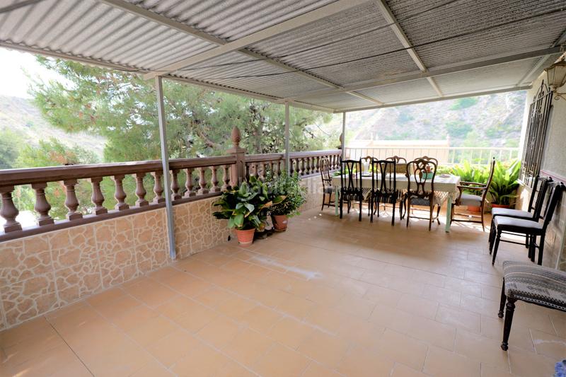 Foto c5296af7-14fd-4d53-ab5e-1fcc946750a1. Xalet amb xemeneia a Adra