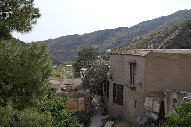 Foto dfe15b2d-f822-45c0-832e-4a212803c6b1. Xalet amb xemeneia a Adra