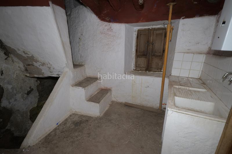 Foto 29b289aa-1128-4b33-aa6d-e669bf5a22bf. Casa adosada en calle naranjos 10 en Válor