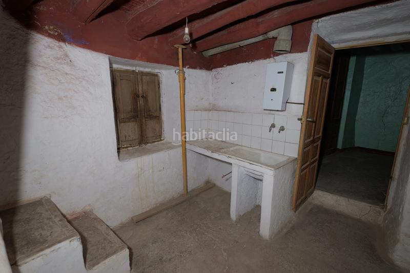 Foto 7b4d7cc7-169e-490f-8dbf-8bbe0a0cc435. Casa adosada en calle naranjos 10 en Válor