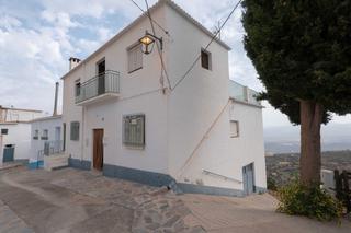 Casa aparellada a Calle san anton de mairena 1