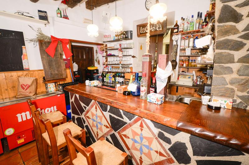 Foto 7551273f-bf90-4a34-9f71-1effdaf4a41b. Geschäftsraum in calle real 1 in Bérchules