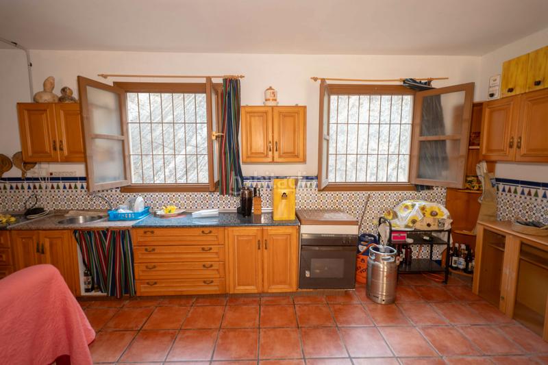 Foto e833cc38-fff3-4c10-b497-20ea355bf3eb. Chalet en barrio torre vigia 7q en Adra