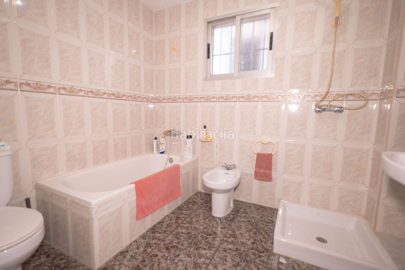 Foto fb4d802a-52ce-48d5-9cd2-1075f164d454. Xalet a calle las asperillas 8 a Berja