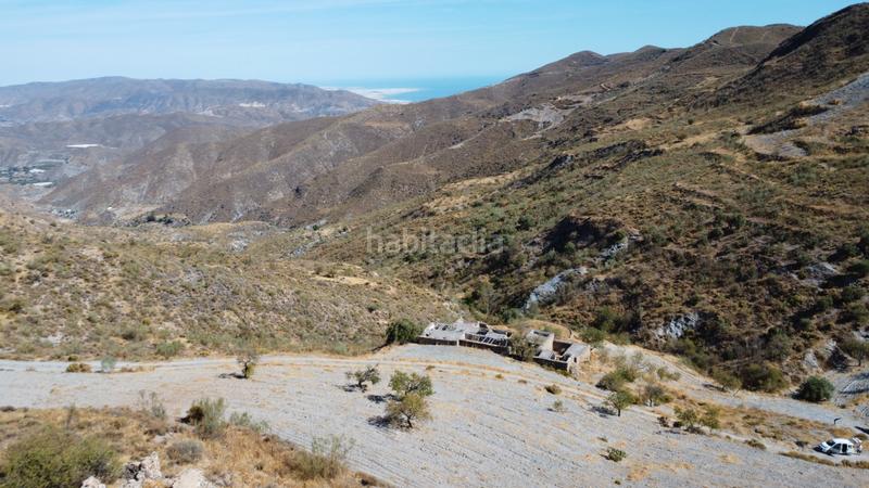 Foto b718ecf6-e815-45c0-80a1-162bec1ff800. Propriété dans n/a dans Turón