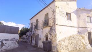 Casa adossada  Calle del pino 8. Casa para reformar en turón, granada