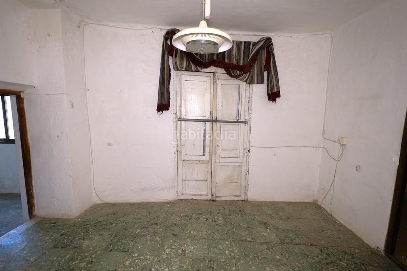 Foto 4dd1adc4-ce51-477c-ae23-2e400e46a393. Casa adossada a plaza obispo m peinado 5 a Bérchules