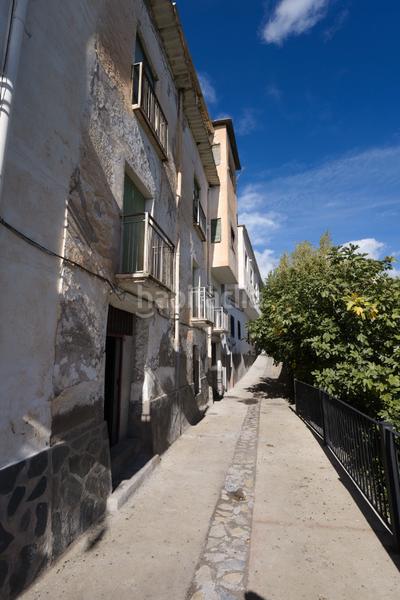 Foto 8e5d383f-e295-4653-9afb-1b5080eb3935. Casa adossada a plaza obispo m peinado 5 a Bérchules