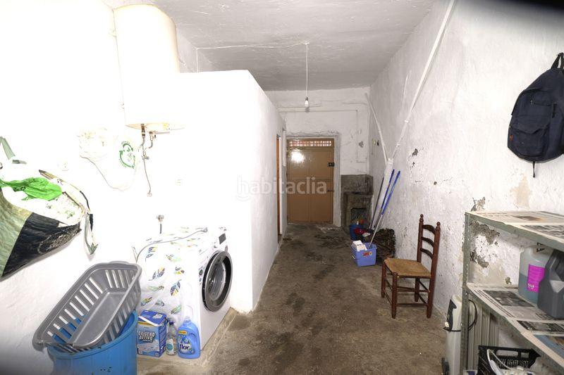 Foto 5bd07124-82c3-4d60-8150-22c5c3a0fb42. Casa aparellada amb xemeneia a Lobras