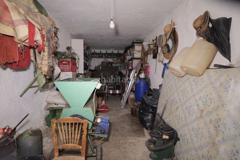 Foto 633cc319-94cf-4005-b31f-24ecd4268d8d. Casa aparellada amb xemeneia a Lobras