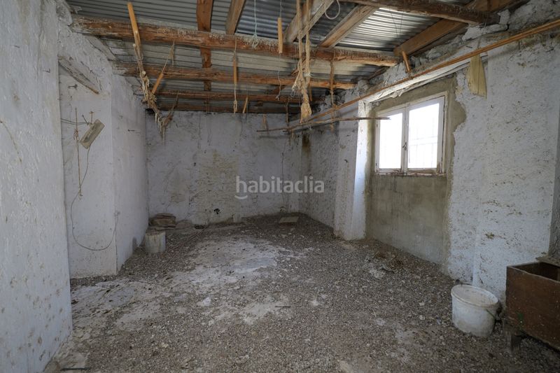 Foto 00bc1a2f-e917-4f77-a538-c13f279bcdbf. Casa adossada a calle azucena 2 a Turón