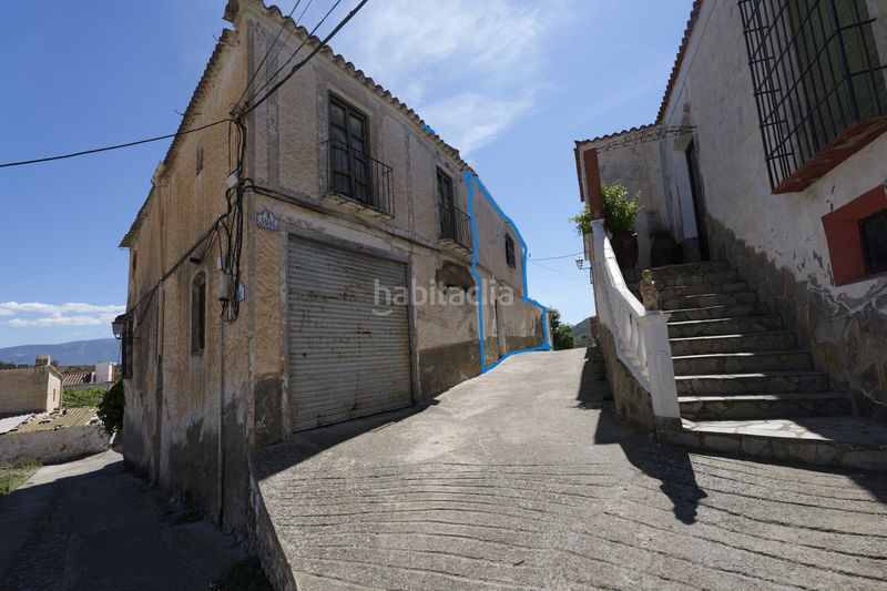 Foto 0ca5d956-4d35-4aff-ad73-e235446ac963. Casa adossada a calle azucena 2 a Turón