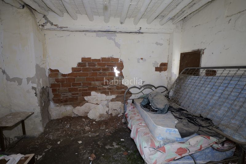 Foto 336e848d-17d6-49c7-8172-e79f0a10fa47. Casa adossada a calle azucena 2 a Turón