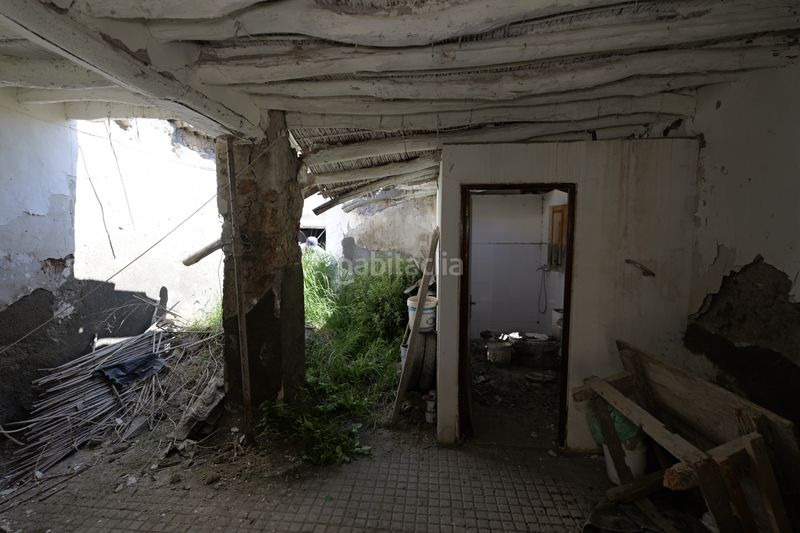 Foto 3fed5591-2e3d-4287-911c-e5b7691d00e1. Casa adossada a calle azucena 2 a Turón