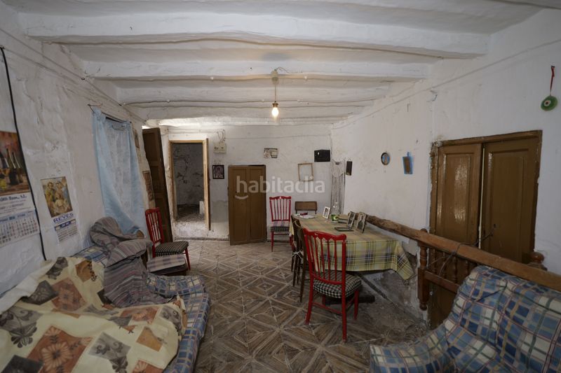 Foto 86f3ac2c-9533-449a-9fb4-2d139a366373. Casa adossada a calle azucena 2 a Turón