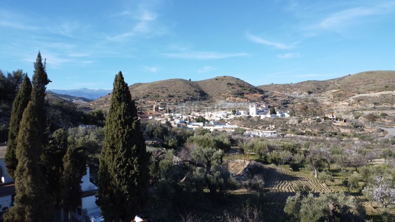 Foto 94073b6b-bc93-4c2a-8d3c-f6fd2175a00b. Casa adossada a calle azucena 2 a Turón