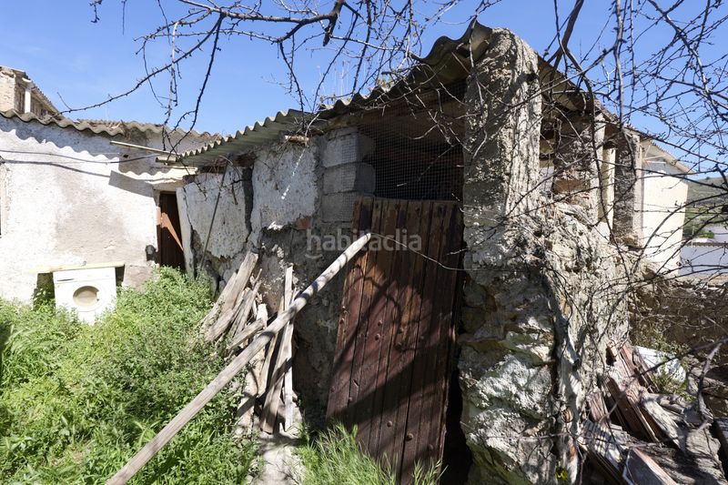 Foto bb159ace-a186-4d1e-ae15-48acaee26fc3. Casa adossada a calle azucena 2 a Turón