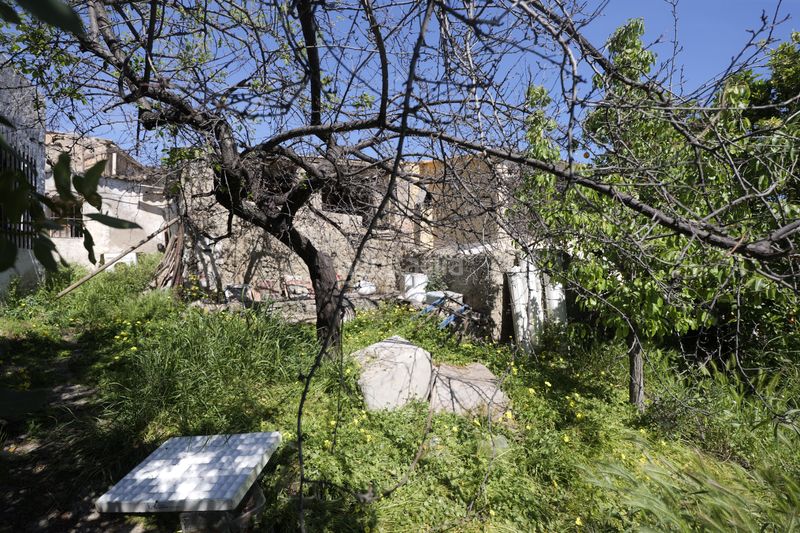 Foto bc46025c-2bd6-4246-98be-2d290a57effe. Casa adossada a calle azucena 2 a Turón