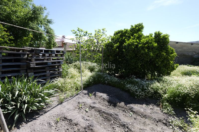 Foto da676780-fc3c-47b8-a15b-02b88f8bc2f7. Casa adossada a calle azucena 2 a Turón