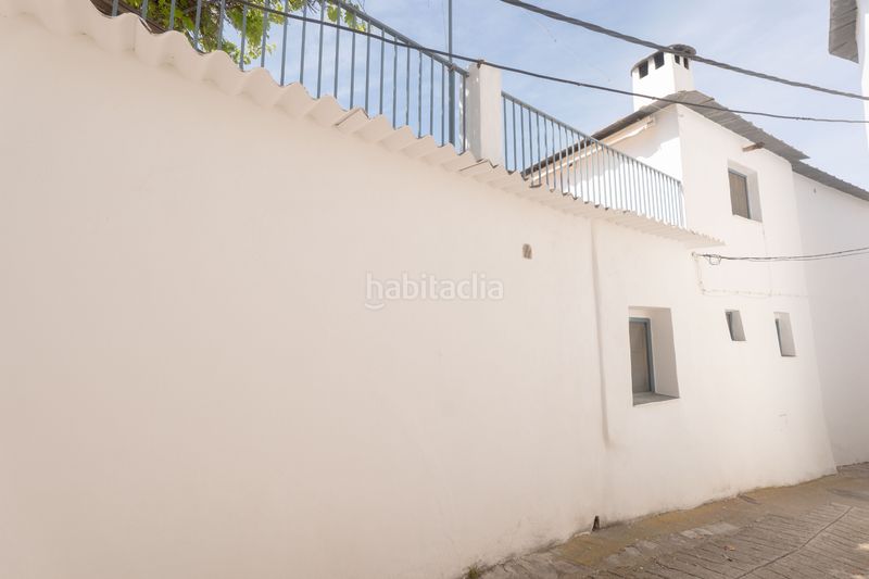 Foto 4cc2653e-743e-4295-b8ff-b5de6bb9f4db. Casa aparellada a calle fuente baja 1 a Nevada