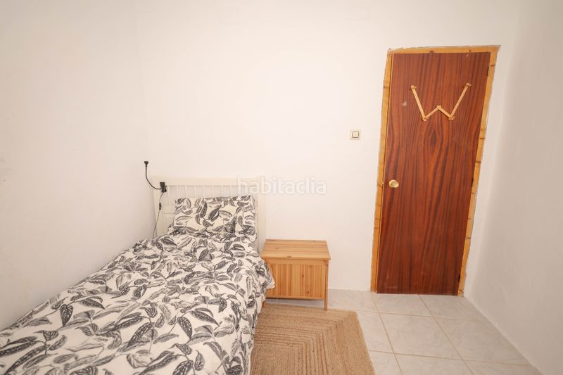 Foto 4d59a6a7-6ae6-4178-a6f2-21f3fb522742. Casa aparellada a calle fuente baja 1 a Nevada