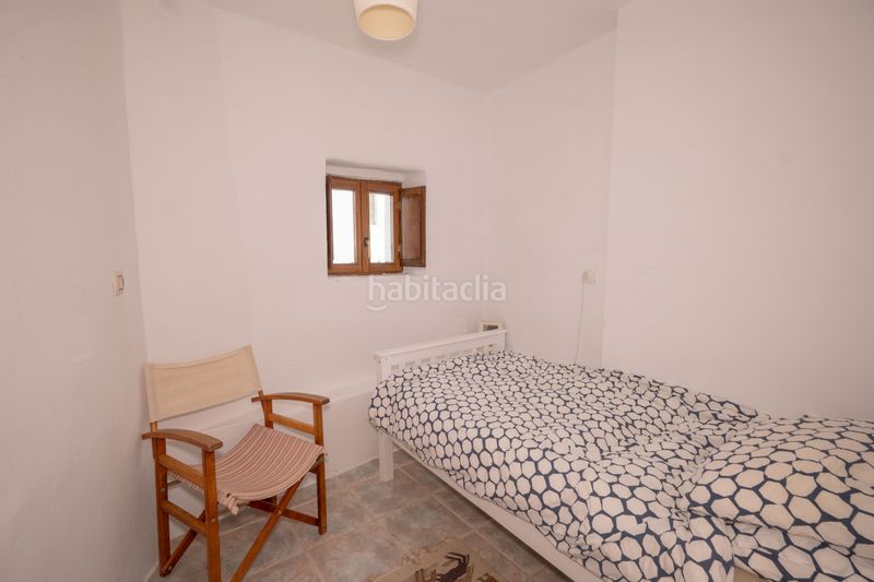 Foto 81c0b2dc-d200-410d-8fc3-a4e5f1694a9f. Casa aparellada a calle fuente baja 1 a Nevada