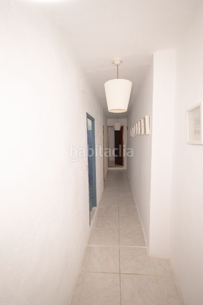 Foto ba2e8e1a-ab21-405e-87d2-620b8816f9c8. Casa aparellada a calle fuente baja 1 a Nevada
