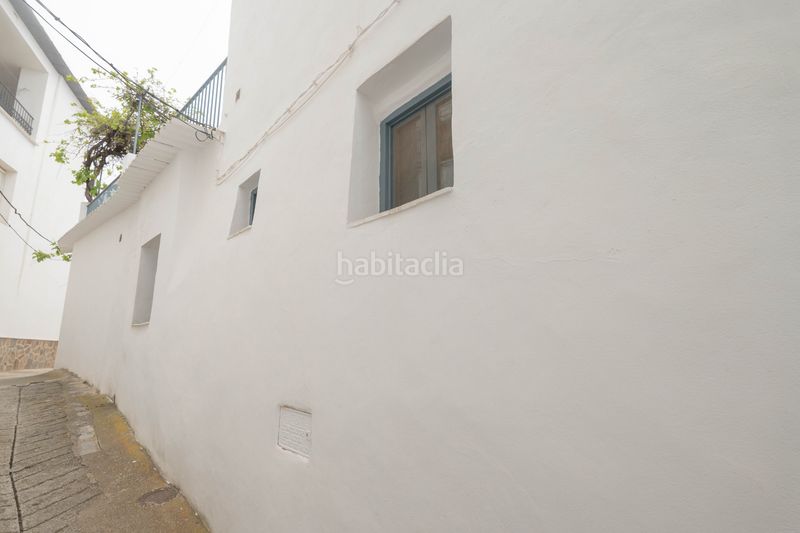 Foto c4e77544-f2cd-409d-81b9-86fbbca7b13e. Casa aparellada a calle fuente baja 1 a Nevada