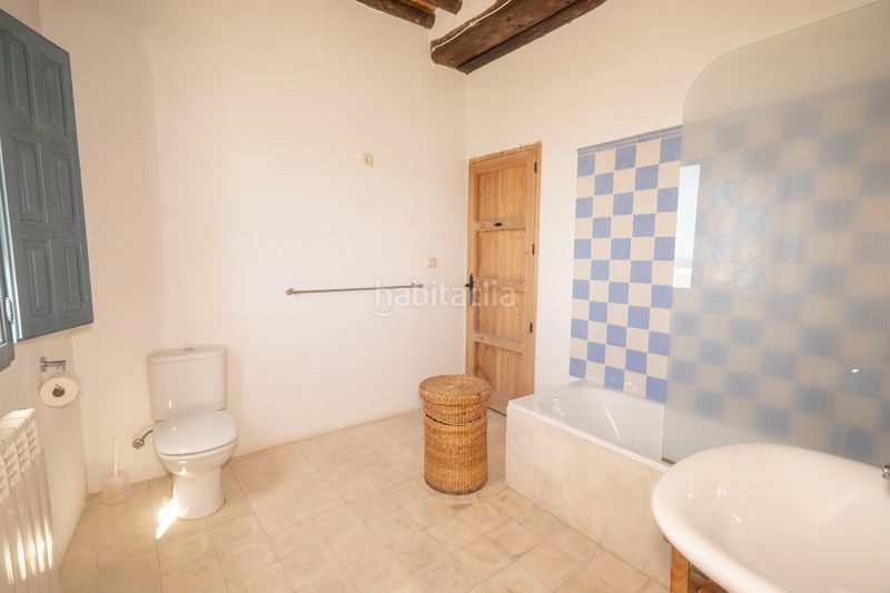 Foto a5fcb63f-b5d7-45a1-a1b7-89b9e00c2e18. Casa aparellada amb calefacció aparcament a Nevada