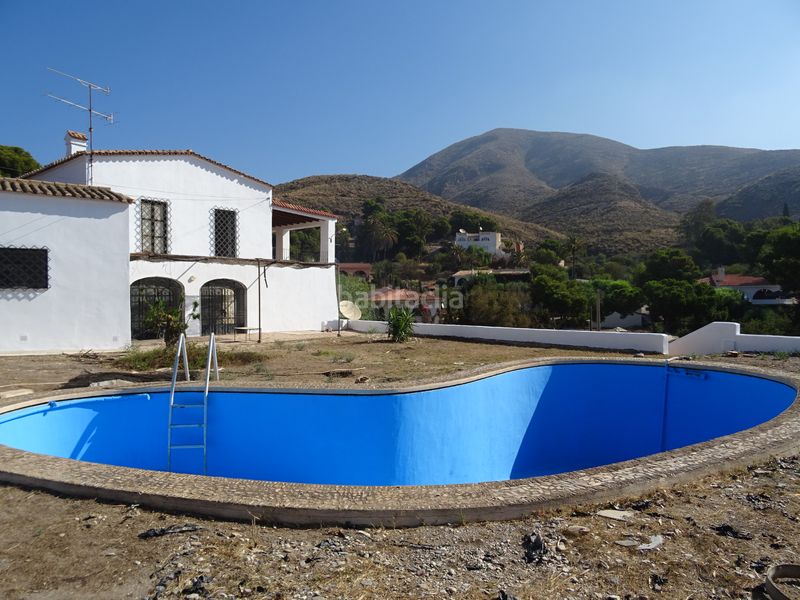 Foto 31324d44-391d-4963-b072-06e0d068a31f. Xalet amb xemeneia aparcament piscina a Adra