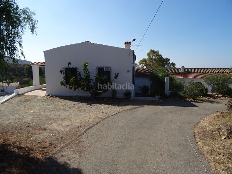 Foto 55be849a-64b0-420e-91f7-a90a5864a3a0. Xalet amb xemeneia aparcament piscina a Adra