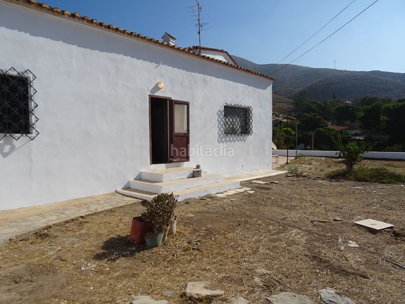 Foto b5a3929a-7001-4901-ae8e-68175d799922. Xalet amb xemeneia aparcament piscina a Adra