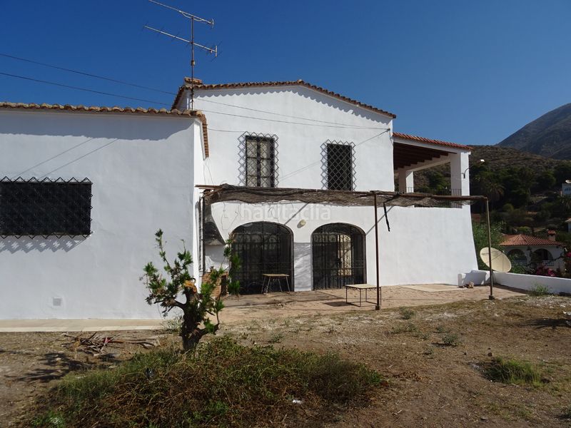 Foto b95f22ae-c840-4ea3-96d4-2c8642481d13. Xalet amb xemeneia aparcament piscina a Adra