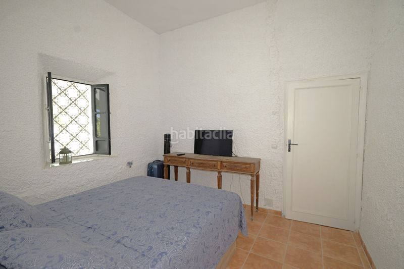 Foto bcbd818c-e372-44b8-b3ad-27e036230acf. Xalet amb xemeneia aparcament piscina a Adra