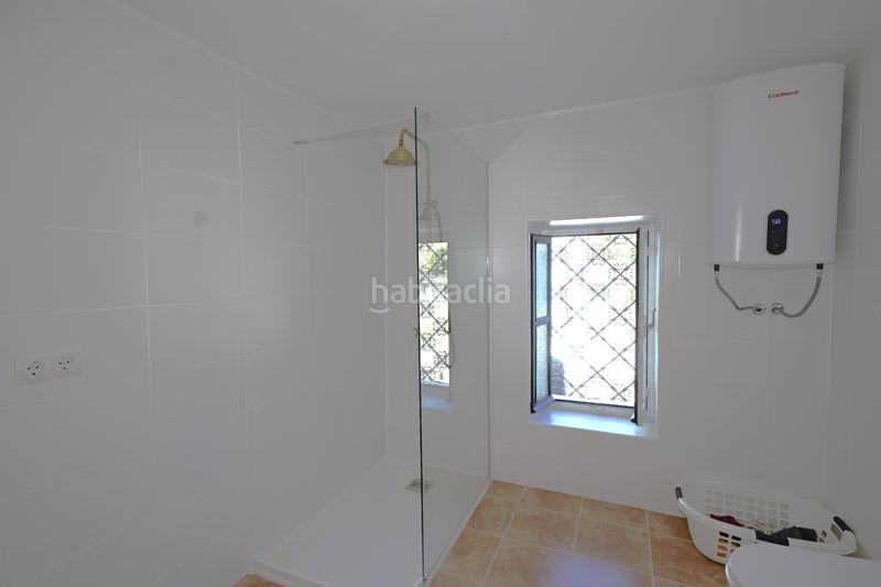 Foto c3d4ed41-ab08-429a-a1c6-2e6b595fb441. Xalet amb xemeneia aparcament piscina a Adra