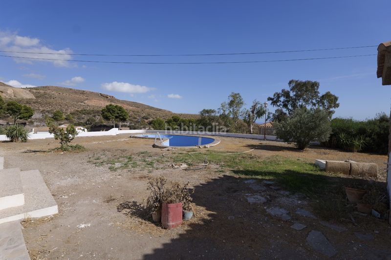 Foto e9908680-6f91-41db-9587-cc26afcc1428. Xalet amb xemeneia aparcament piscina a Adra