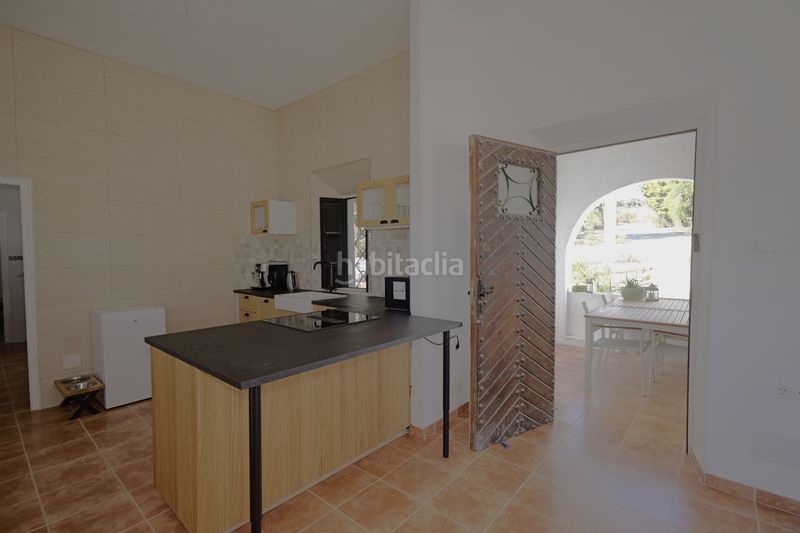 Foto eeffaa98-2bef-40f9-bdb0-b8c918344999. Xalet amb xemeneia aparcament piscina a Adra