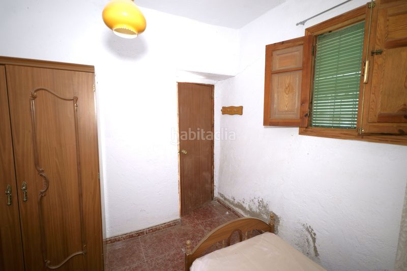 Foto 16d2cc73-878e-46a8-bd90-25b4a6ca935c. Casa adossada a calle capitana 9 a Nevada