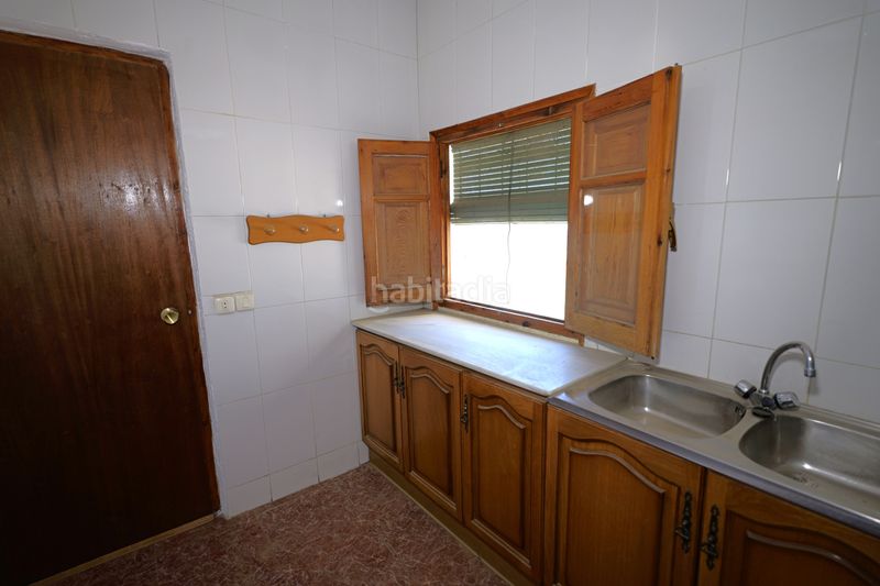 Foto 4735d1ca-3ac6-4a34-8f74-26d84e5e285c. Casa adossada a calle capitana 9 a Nevada