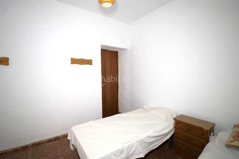 Foto dacd4e5f-e221-48e1-8cdd-1510e288c926. Casa adossada a calle capitana 9 a Nevada