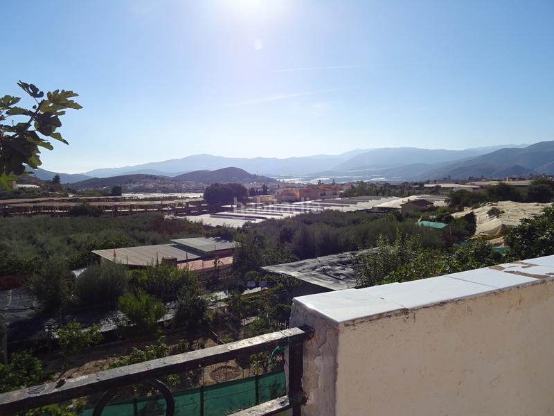 Foto 16156c14-11f3-408c-b4dc-ef0cc28330e7. Casa pareada en calle fuente la higuera 23 casa pareada 4 habitaciones con terraza y patio 165 m2 en Berja