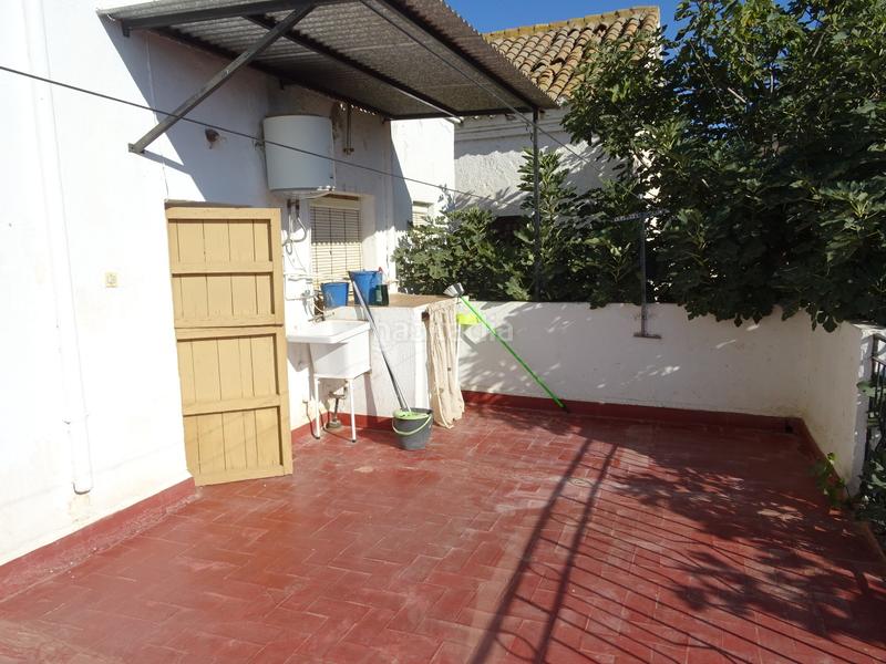 Foto 38bd519b-61b4-4cc6-9847-71c0aca7d0cc. Casa pareada en calle fuente la higuera 23 casa pareada 4 habitaciones con terraza y patio 165 m2 en Berja