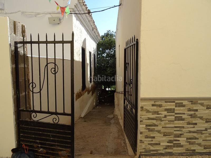 Foto aa277104-bbb3-4526-83c7-27185697319a. Casa pareada en calle fuente la higuera 23 casa pareada 4 habitaciones con terraza y patio 165 m2 en Berja