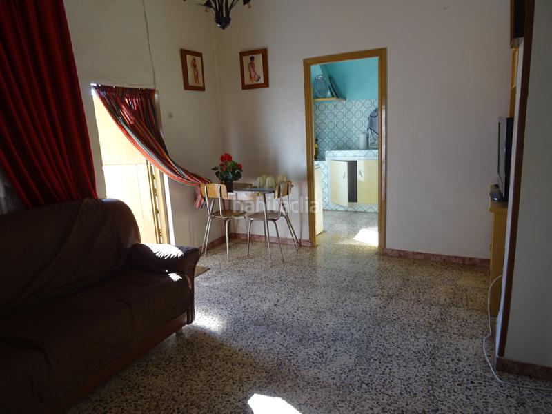 Foto e27a07b4-ab3f-4e63-abd5-52614f97ccca. Casa pareada en calle fuente la higuera 23 casa pareada 4 habitaciones con terraza y patio 165 m2 en Berja