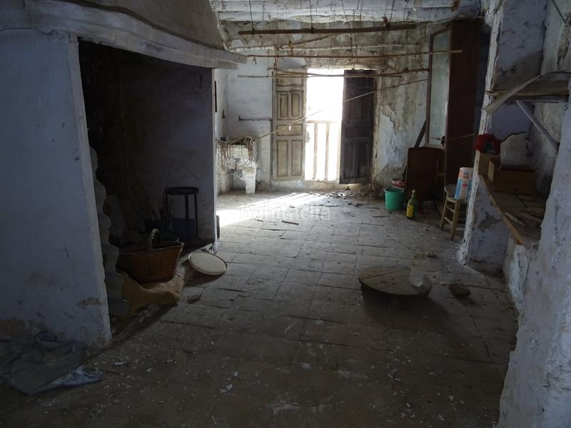 Foto 63a06874-8554-4525-a713-4efe7feb157e. Casa aparellada a calle calvario 7 a Cádiar