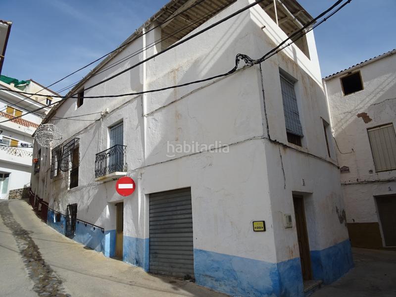 Foto b7f70684-34da-482b-bcc9-57e3921f6eaf. Casa aparellada a calle calvario 7 a Cádiar