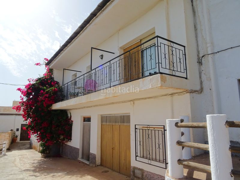 Foto a7f53753-5b44-4c5b-9d57-22d6191fb297. Casa adossada a calle iglesia 2 a Nevada