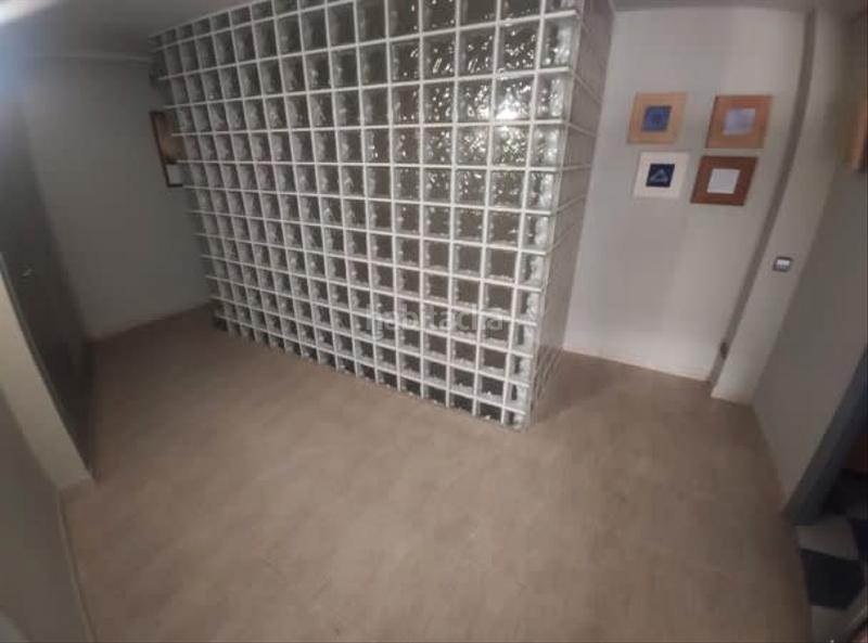 Foto fc4504d4-62ec-4750-a196-d9fdbb3acd2c. Local comercial a carrer mercè rodoreda 7 a Llevant Tarragona